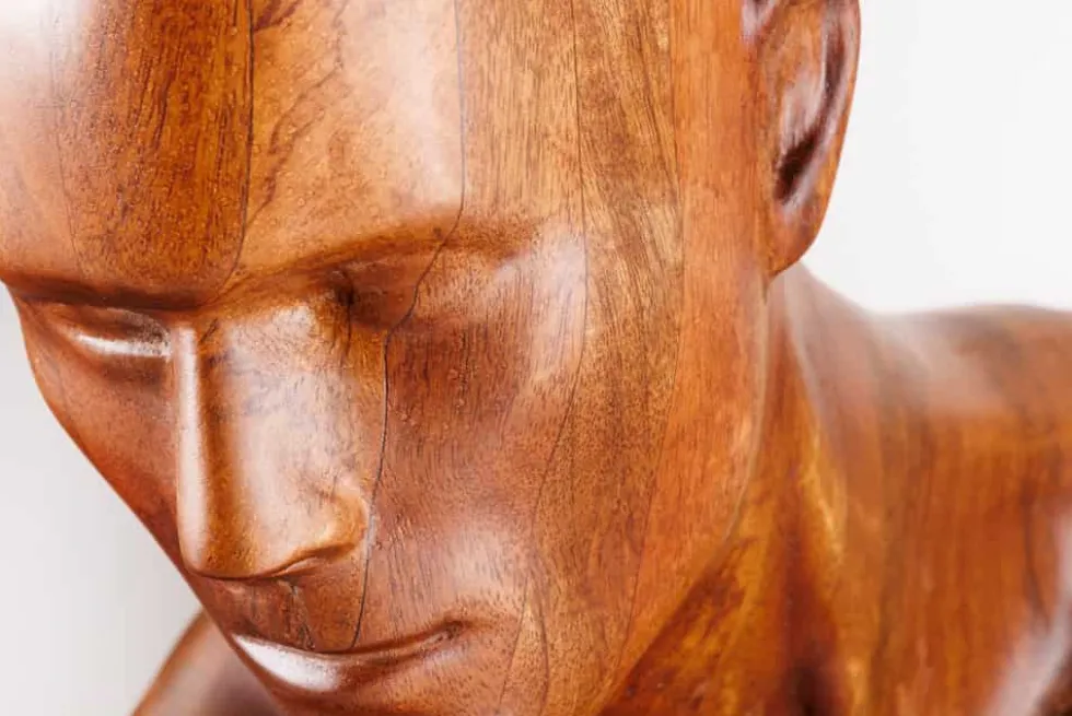 Massive Wandskulptur SOUL 60cm braun Mangoholz Wanddeko Athleten-Figur