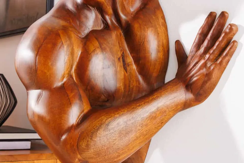Massive Wandskulptur SOUL 60cm braun Mangoholz Wanddeko Athleten-Figur