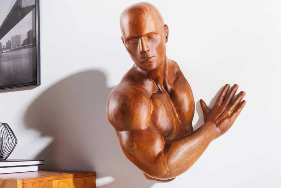 Massive Wandskulptur SOUL 60cm braun Mangoholz Wanddeko Athleten-Figur