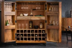 Massiver Barschrank SCORPION 141cm braun Mangoholz aufwendige 3D Schnitzereien