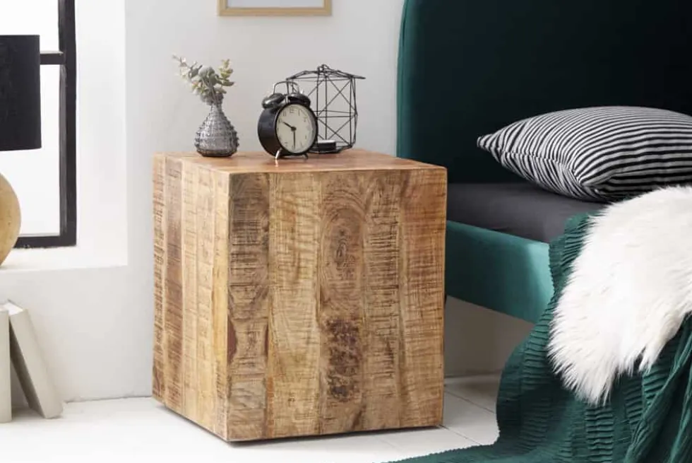 Massiver Beistelltisch FACTORY 45cm natur Mangoholz geflammt auf Rollen