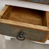 Massiver Couchtisch JAKARTA 70cm weiß bunt Holz Truhe aus recycelten Fischerbooten mit Schubladen