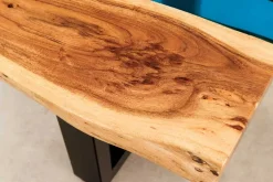 Massiver Couchtisch LIQUID 110cm braun Akazienholz Baumkante schwarz Eisen blau