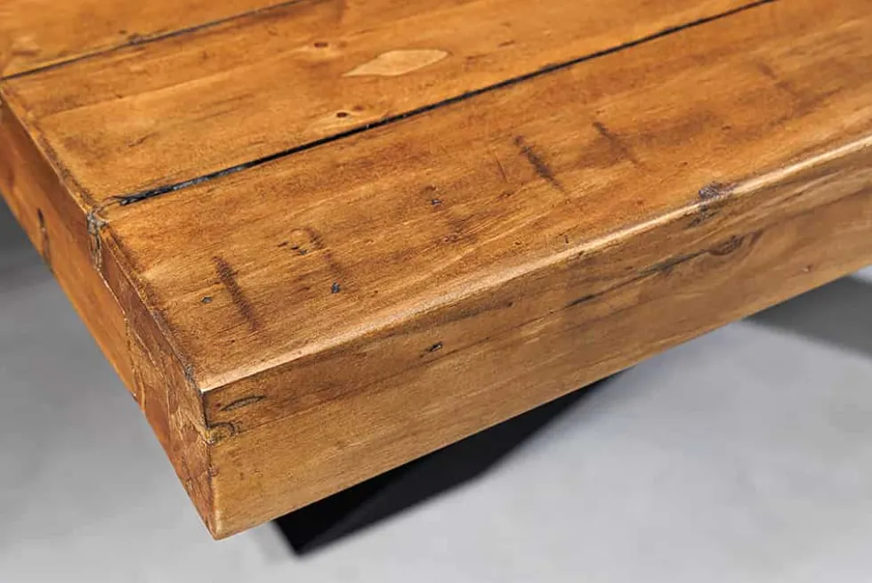 Massiver Esstisch GALAXIE 240cm vintage braun recyceltes Pinienholz schwarzes Stahlgestell