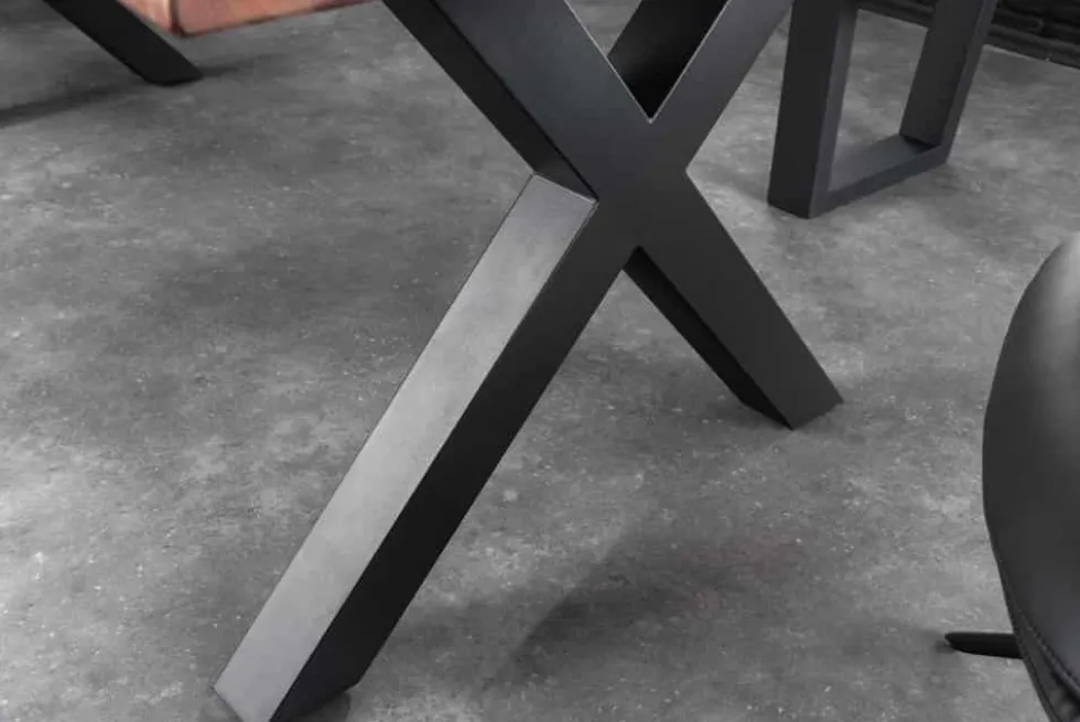 Massiver Esstisch GENESIS 160cm braun Akazienholz schwarz X-Gestell Baumkante