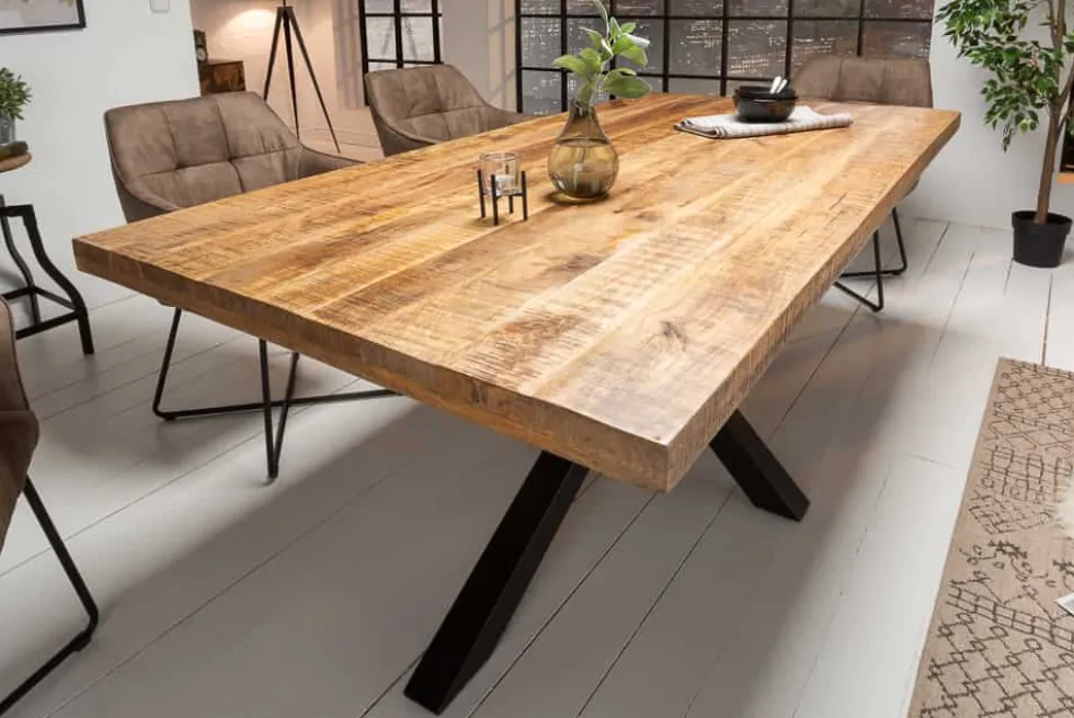 Massiver Industrial Esstisch GALAXIE 240cm natur Mangoholz schwarz Sterngestell