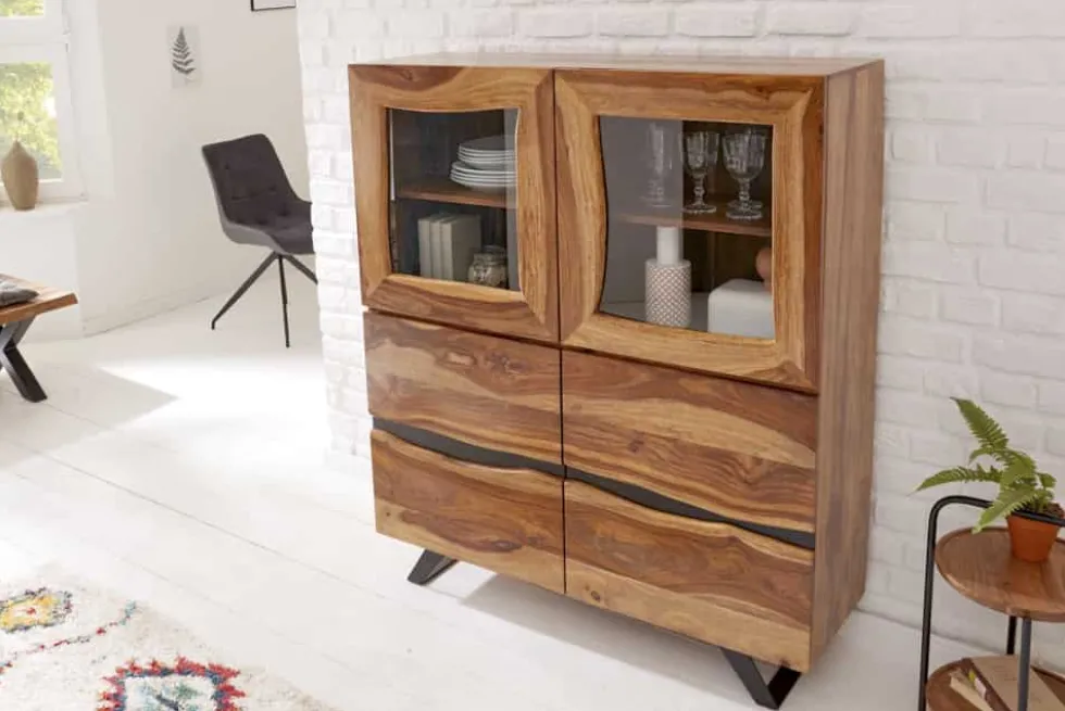 Massives Highboard AMAZONAS 140cm braun Sheeshamholz Vitrine mit Baumkante