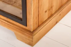 Massives Lowboard HERITAGE 160cm natur Pinie Industrial-Türen Metall Vitrine