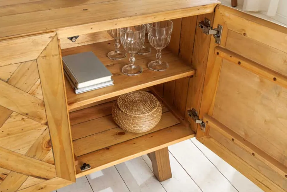 Massives Sideboard RIVIERA 155cm natur recyceltes Pinienholz Bohlenoptik