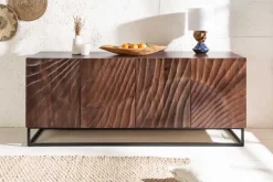 Massives Sideboard SCORPION 180cm dunkelbraun Akazie mit 3D Schnitzereien schwarz Metall