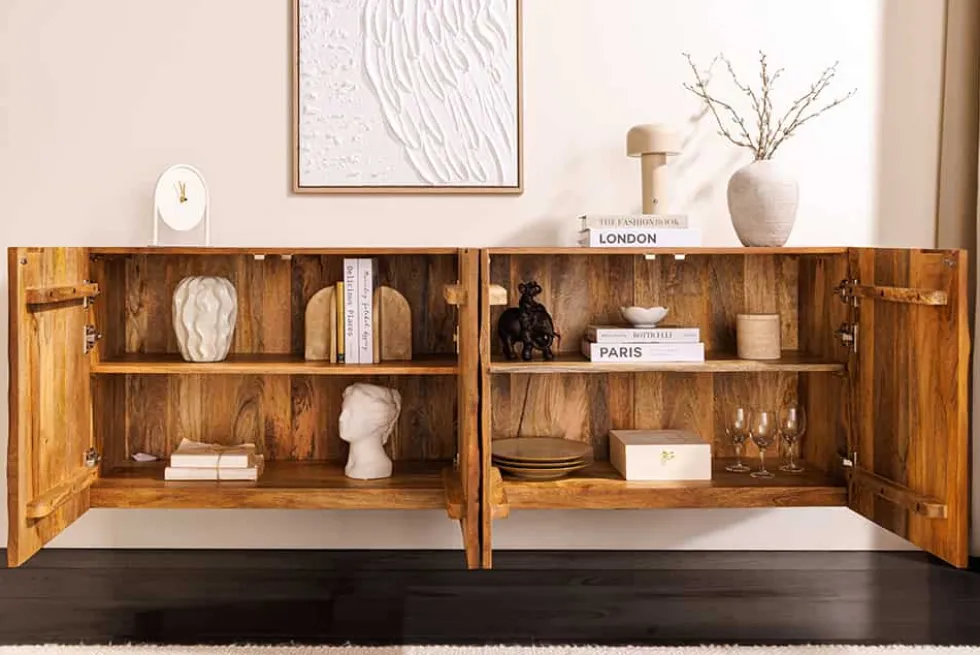 Massives Sideboard SCORPION 180cm braun hängend Mangoholz mit 3D Schnitzereien
