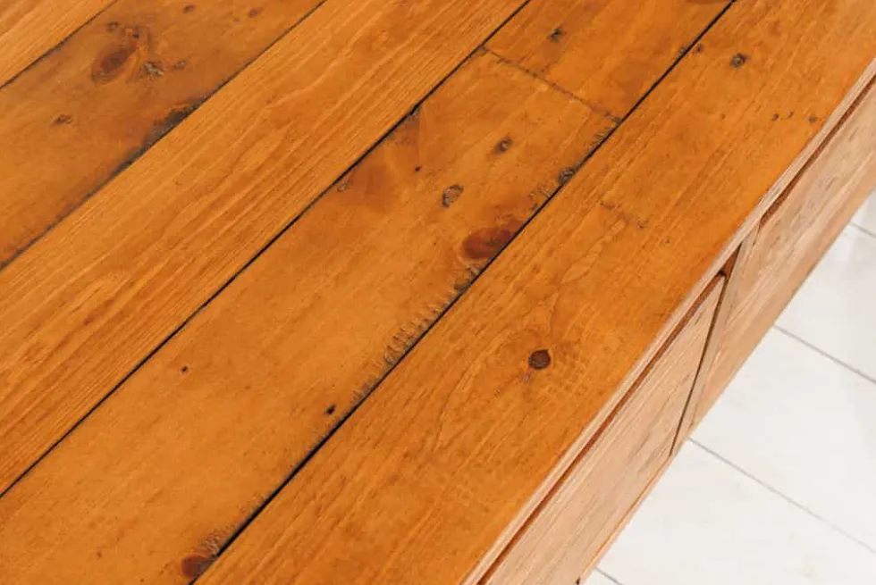 Massives TV-Board FINCA 180cm vintage braun recyceltes Pinienholz mit Schubladen
