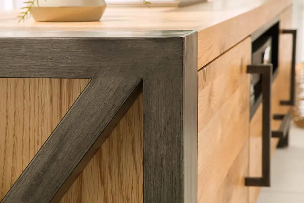 Massives TV-Board THOR 200cm Wild Eiche geölt Lowboard im Industrial Design