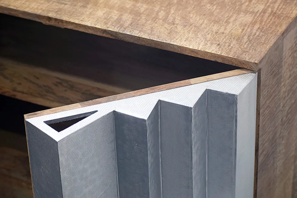 Massives TV-Board ZALVERO 150cm natur silber Mangoholz mit Metall-Aluminium Front