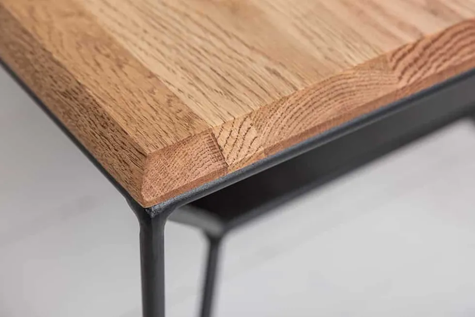 Massivholz Couchtisch ARCHITECTURE 110cm Eiche geölt schwarzes Metallgestell mit Ablage