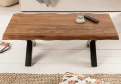 Massivholz Couchtisch MAMMUT 110cm Akazie Baumkante honey finish 3,5cm Tischplatte