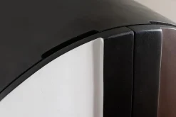 Massivholz Highboard VOODOO 120cm braun weiß schwarz Mangoholz mit 3D Schnitzereien oval Metallgestell