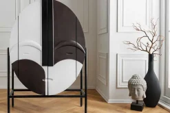 Massivholz Highboard VOODOO 120cm braun weiß schwarz Mangoholz mit 3D Schnitzereien oval Metallgestell