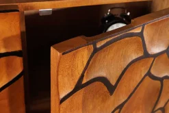 Massivholz Highboard VULCANO 120cm braun Mangoholz mit 3D Schnitzereien handmade Metallgestell schwarz