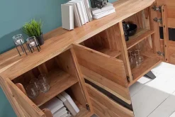 Massivholz Sideboard AMAZONAS 150cm Akazie natur Metall schwarz Baumkante
