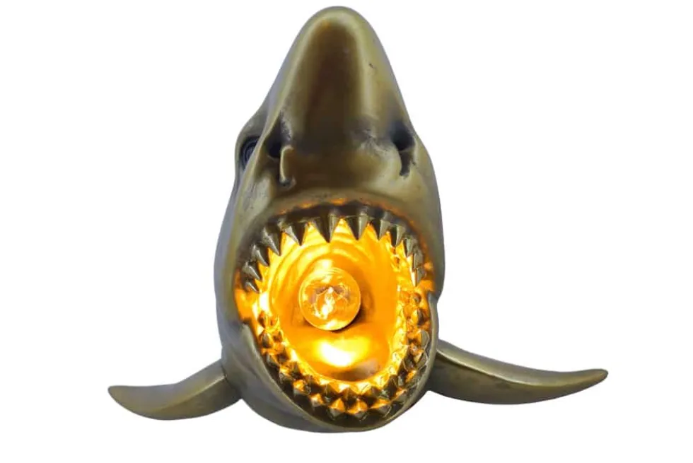 Moderne Wandlampe SHARK 40cm gold Hai-Skulptur handmade