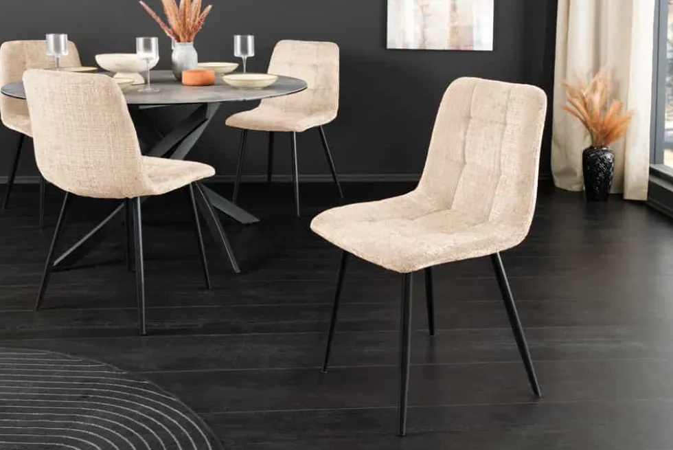 Moderner Design Stuhl TRES CHIC champagner greige Chenille Cremona schwarze Metallbeine