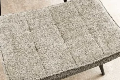 Moderner Hocker SCANDINAVIA champagner greige Bouclé schwarze Metallbeine Fußhocker