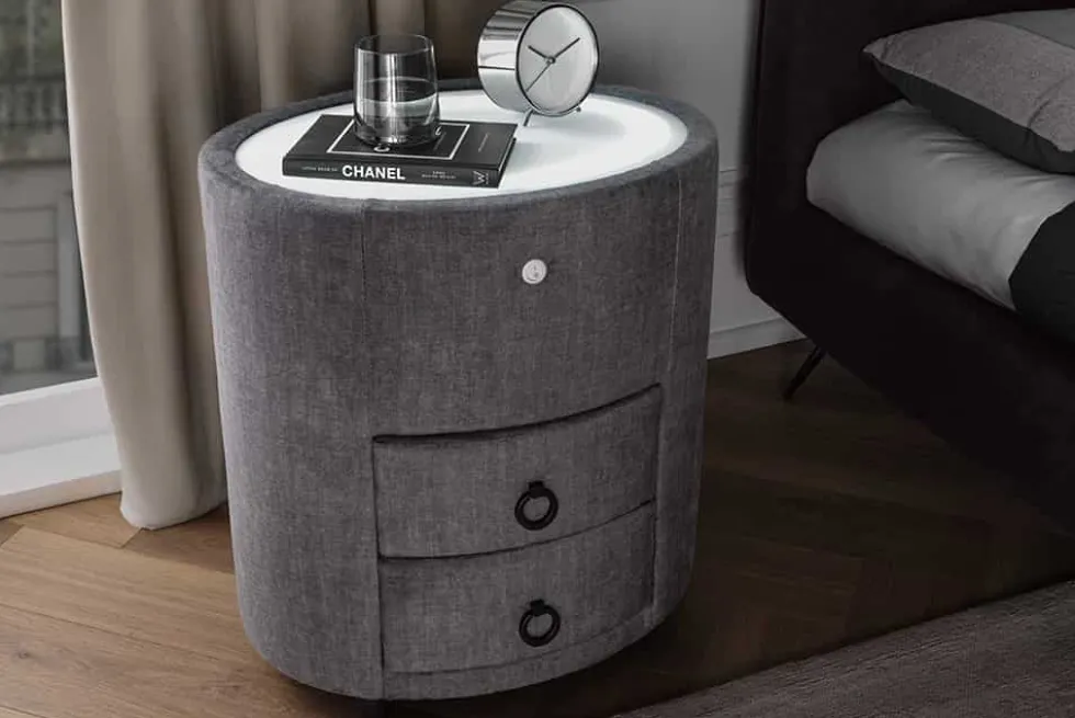 Nachttisch SIGNUM 55cm oval grau Vogue Seiden Samtstoff inkl. Beleuchtung Schubladen