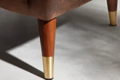 Retro Design Sessel DON antik braun goldene Fußkappen mit Federkern