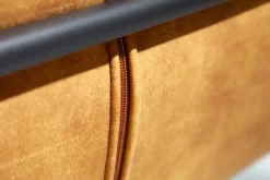 Retro Lounge Sessel MUSTANG LOUNGER senfgelb Samt mit Ziersteppung