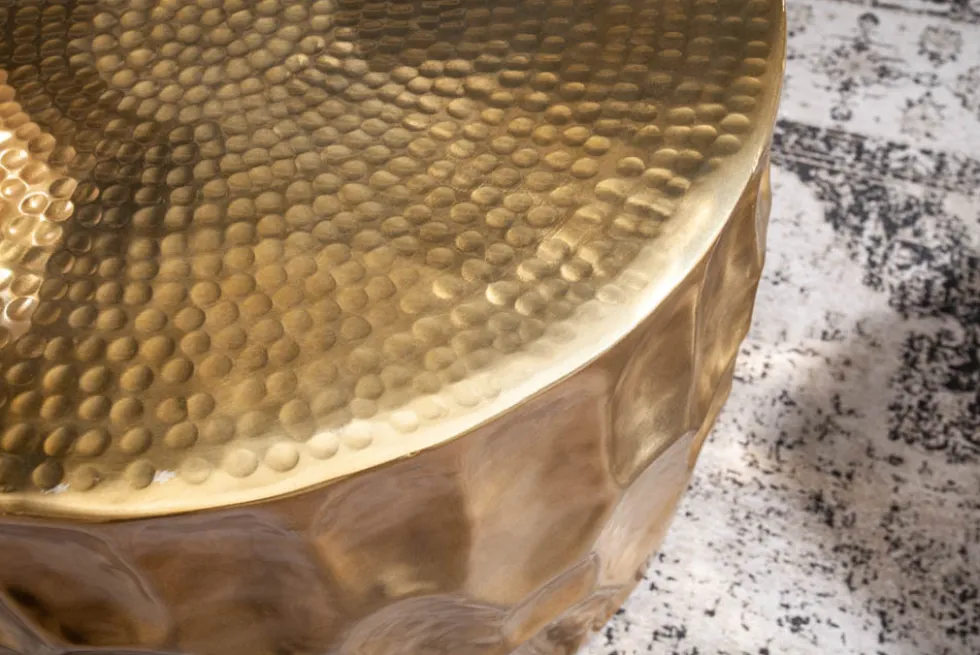 Runder Couchtisch ORGANIC ORIENT 55cm gold Metall Hammerschlag 3D-Design handmade
