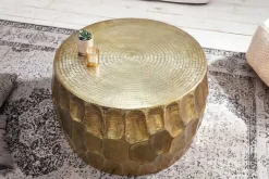 Runder Couchtisch ORGANIC ORIENT 70cm gold Metall Hammerschlag 3D-Design handmade
