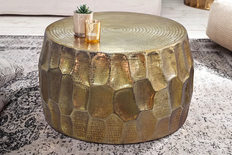 Runder Couchtisch ORGANIC ORIENT 70cm gold Metall Hammerschlag 3D-Design handmade