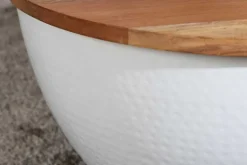 Runder Couchtisch ORIENT STORAGE 60cm weiß Akazienholz mit Stauraum Hammerschlag handmade