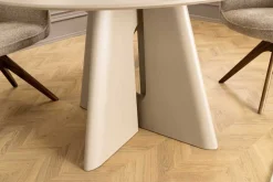 Runder Esstisch ORGANIKO 120cm cement greige mit skulpturalem Säulengestell