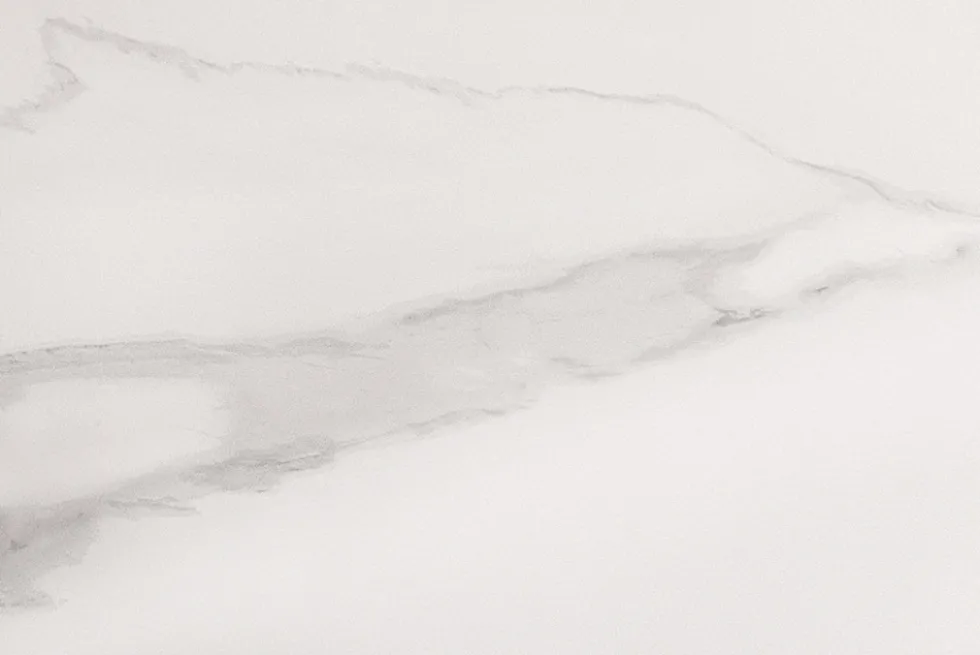 Runder Esstisch SIGNATURE 135cm weiß Marmor Keramik schwarzes Metallgestell Säulenfuß