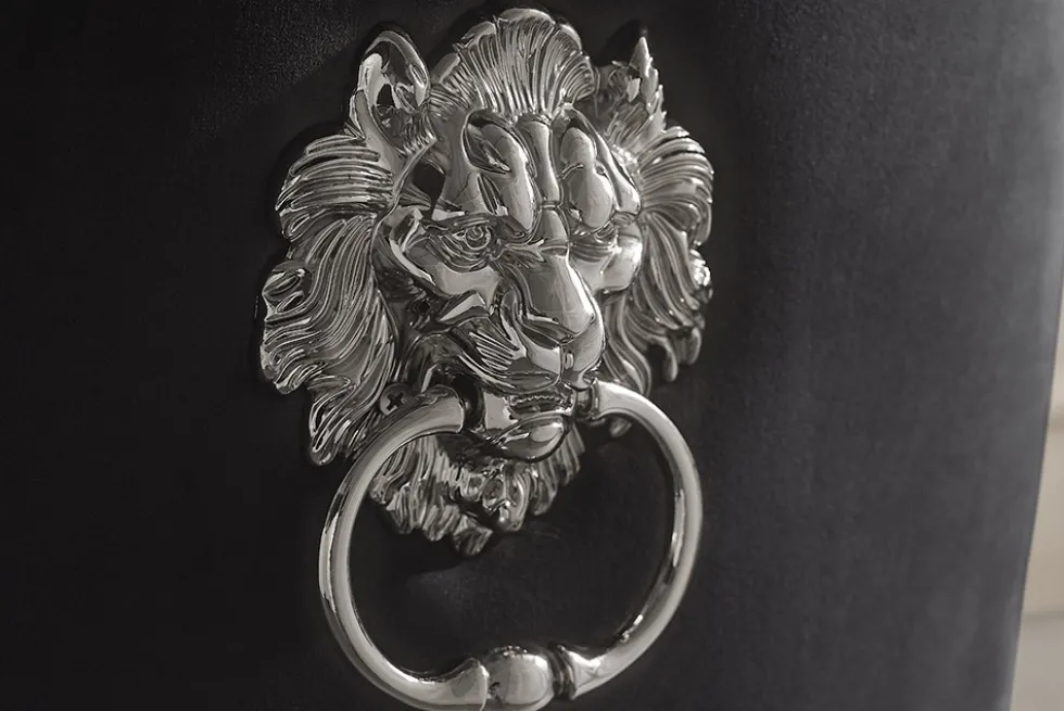 Stuhl MODERN BAROCK DELUXE schwarz Samt silber Edelstahlbeine mit Löwenkopf